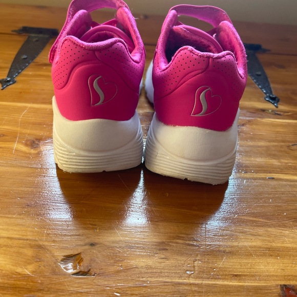 Girls sneakers! - Picture 3 of 3